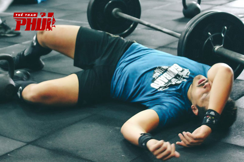 Mệt mỏi sẽ khá hại cho bạn nếu như vẫn cố gắng tập Gym